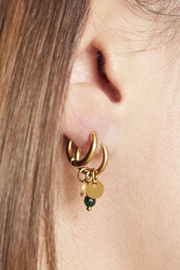 Charms oorbellen goud